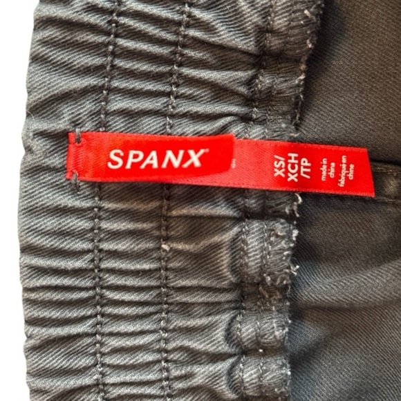 Spanx Stretch Twill Cargo Jogger Pants in Washed Black Women's Size Extra Small - Picture 10 of 14